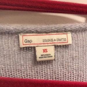 Gap sweater